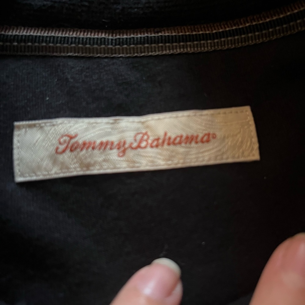 Tommy Bahama men’s quarter zip up sweater, Black with One minute workout on back - Picture 8 of 8